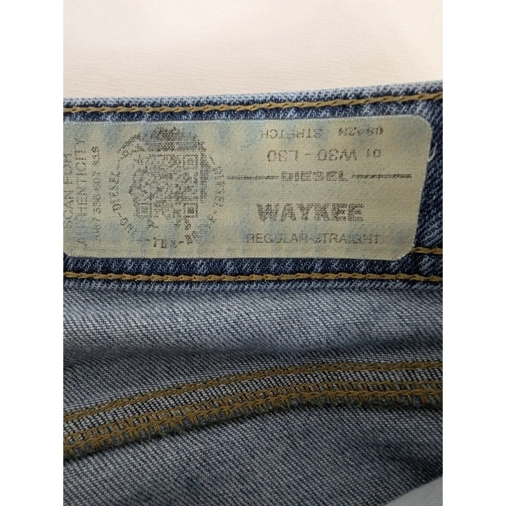 Diesel Waykee Regular Straight Medium Wash Denim Buttonfly Jeans Mens Size 30‎